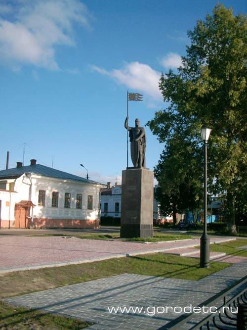 Памятник Александру Невскому.